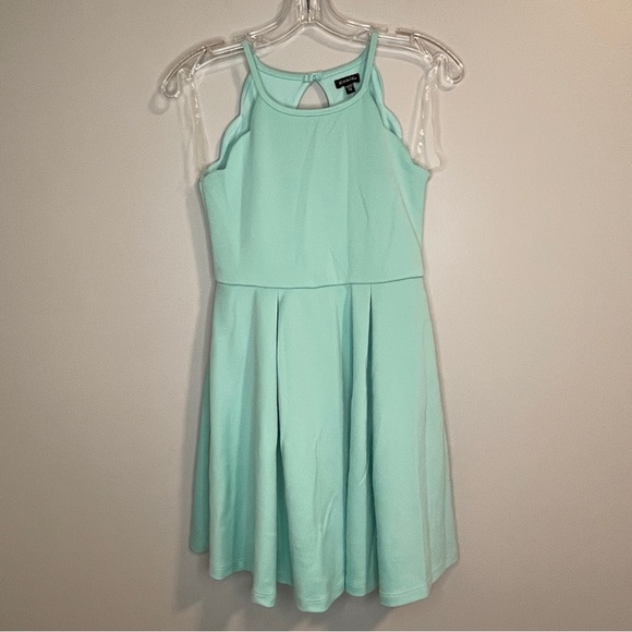 ZUNIE Mint Scalloped Homecoming Dress Size 12 - Picture 1 of 5